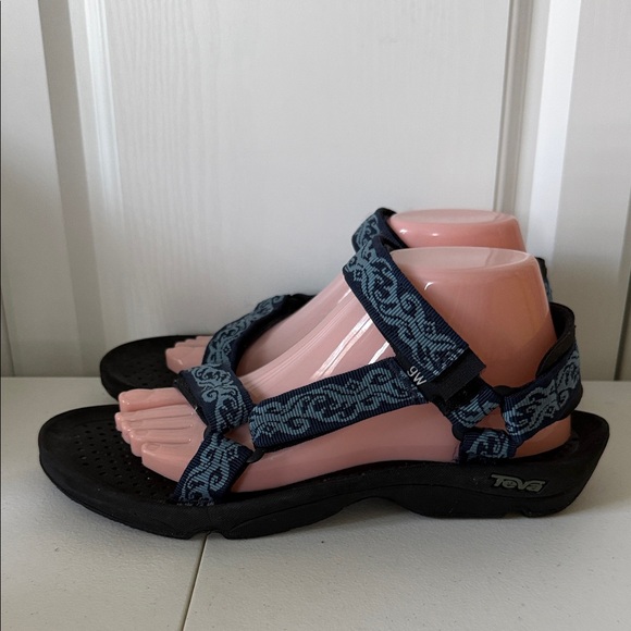 Teva Hurricane Women's Navy & Light Blue Patterned Sandals (sz 9) - Picture 3 of 6